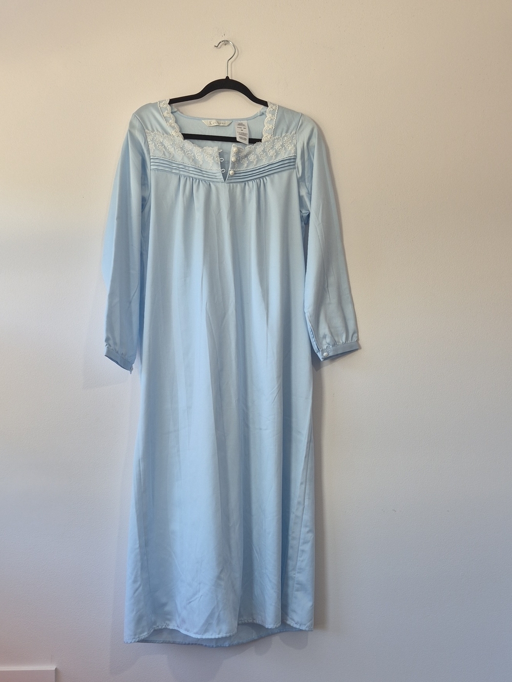 KAYANNA LONG NIGHT GOWN LIGHT BLUE  NEW WITHOUT TAGS